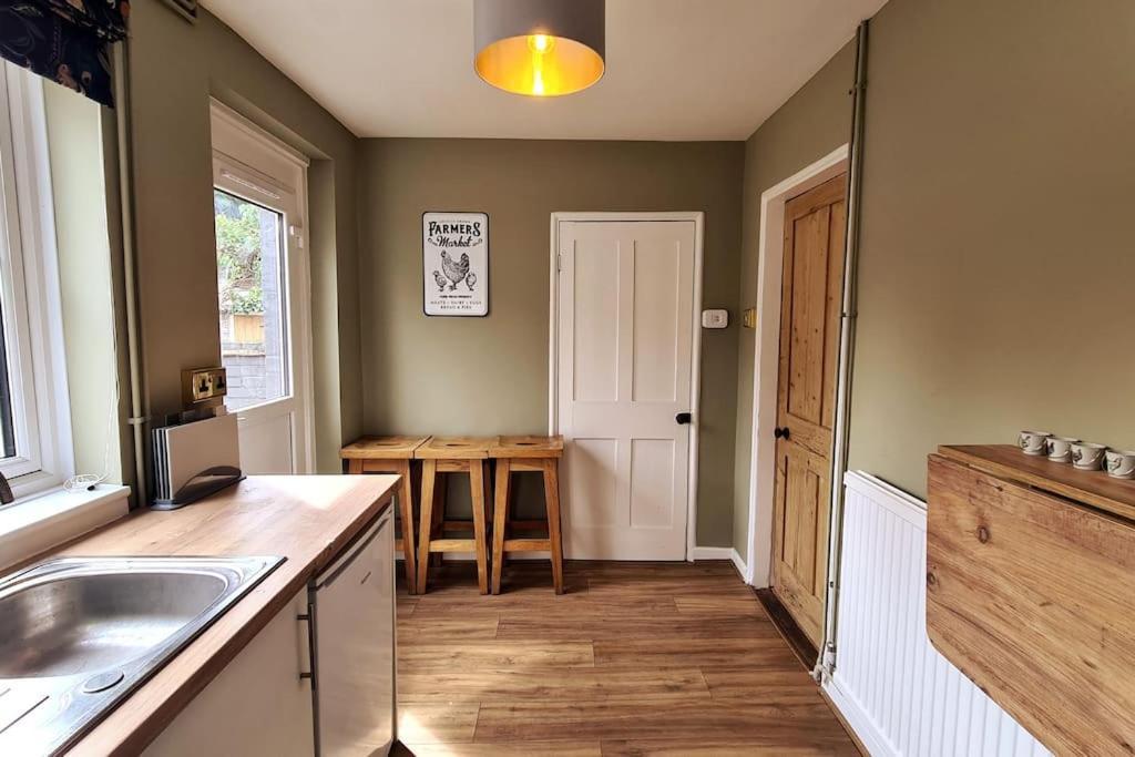 Gorgeous Two Bedroom House In Ely Esterno foto