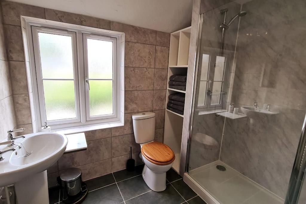 Gorgeous Two Bedroom House In Ely Esterno foto