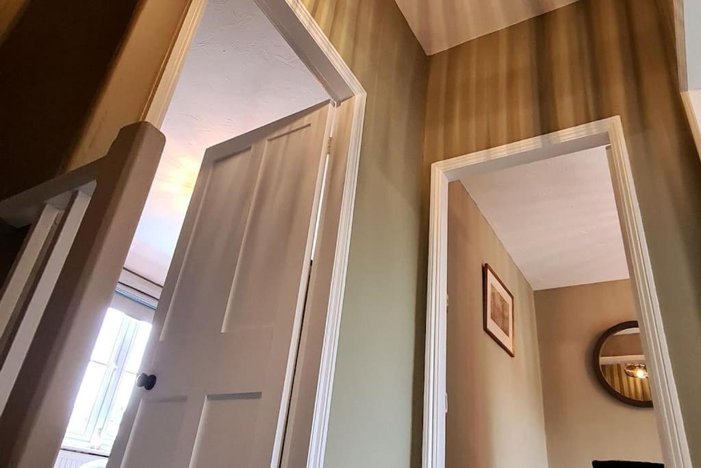 Gorgeous Two Bedroom House In Ely Esterno foto