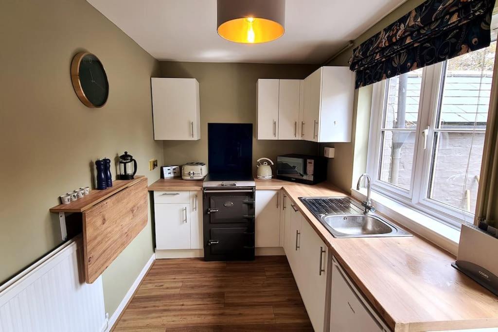 Gorgeous Two Bedroom House In Ely Esterno foto